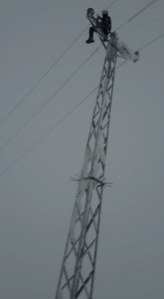 Ekiplerin Zorlu Buz Mesaisi