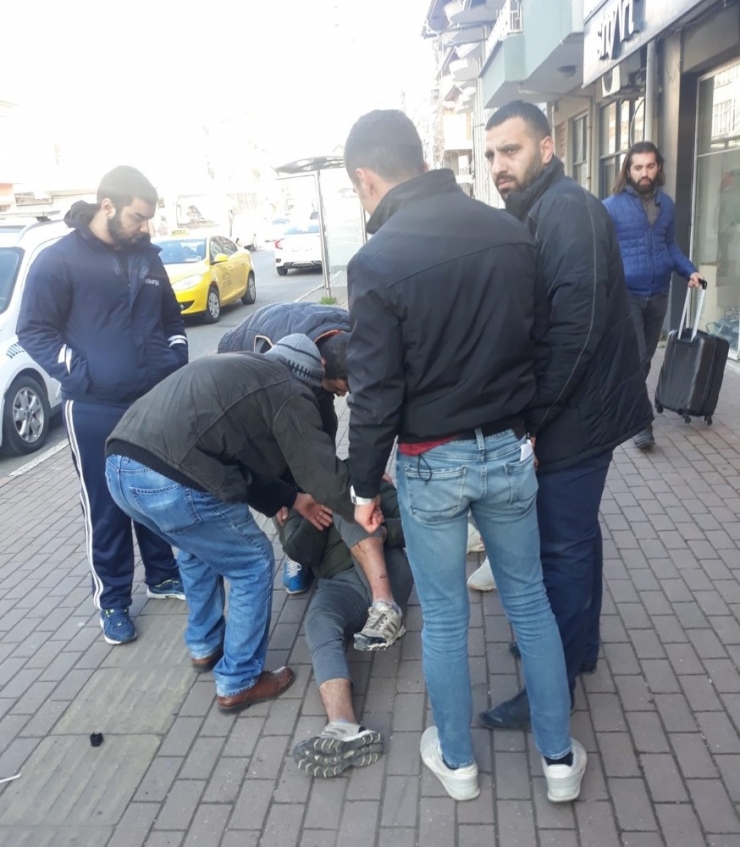 Paket Servisi Yapan Genç Ölümden Döndü