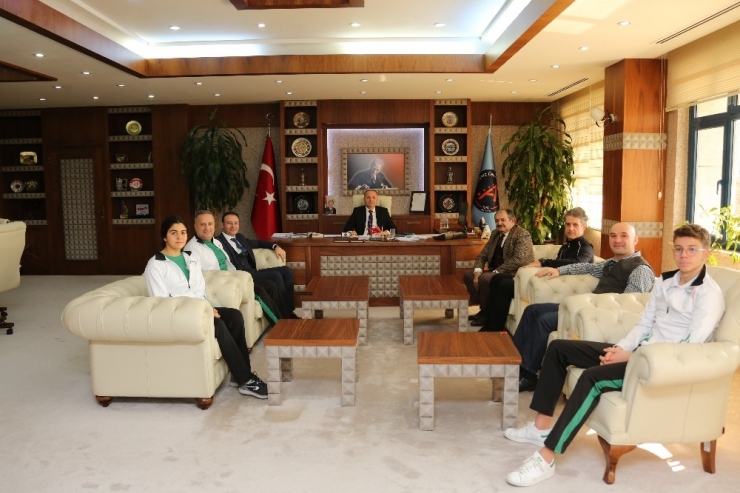 Türkiye Triatlon Federasyonu İle Aü Arasında Örnek İşbirliği