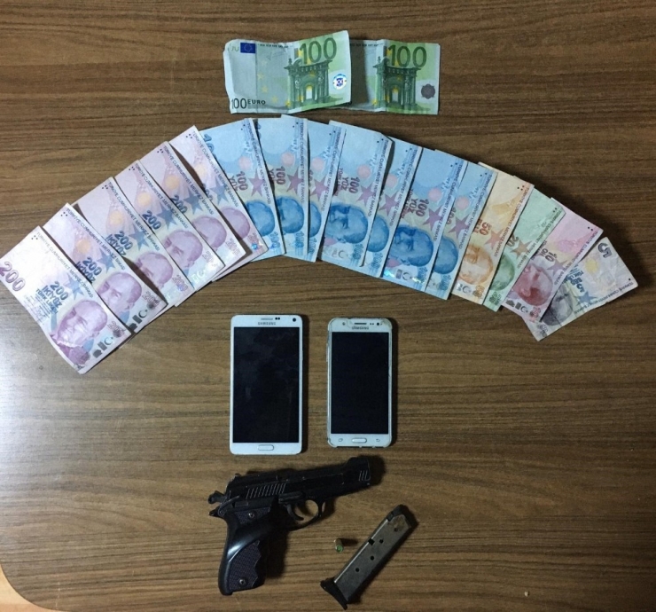 Girdikleri İkametteki Şahısları Darp Edip Paralarını Gasp Eden 3 Kişi Tutuklandı