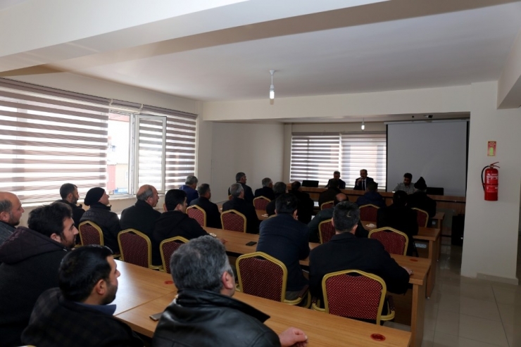 Başkan Tanış Esnafla Buluştu