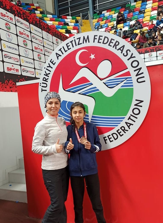Ispartalı Krosçular Atletizmde Türkiye Dereceleri