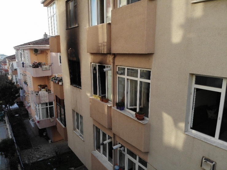 Büyükçekmece’de Bir Evde Patlama Meydana Geldi