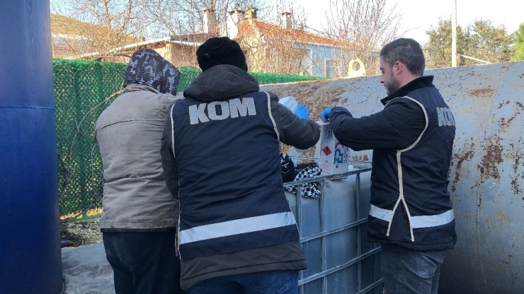 Büyükçekmece’de Kaçak 40 Ton Yakıt Ele Geçirildi