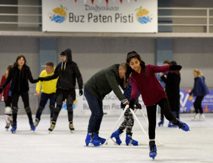 Muratpaşa’dan Buz Pateni Kursu