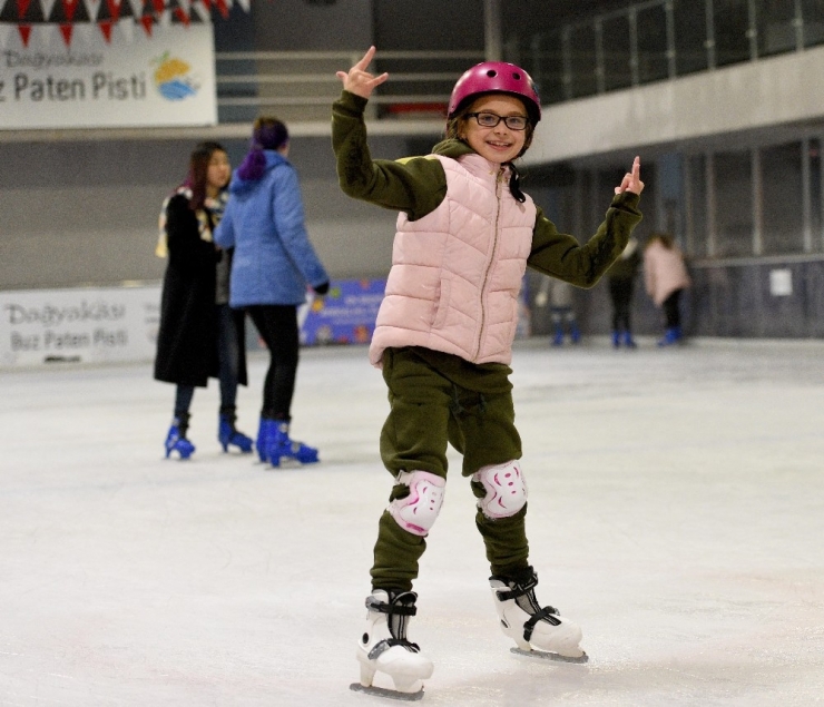 Muratpaşa’dan Buz Pateni Kursu
