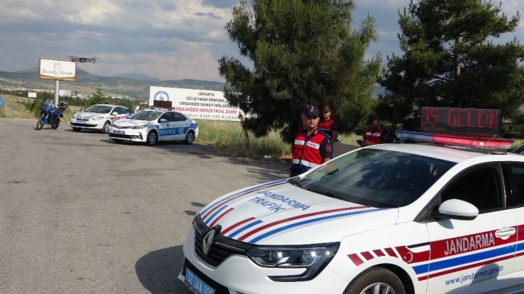 Jandarmanın Kemer Ve Kış Lastiği Denetiminde 157 Sürücüye Ceza Yağdı
