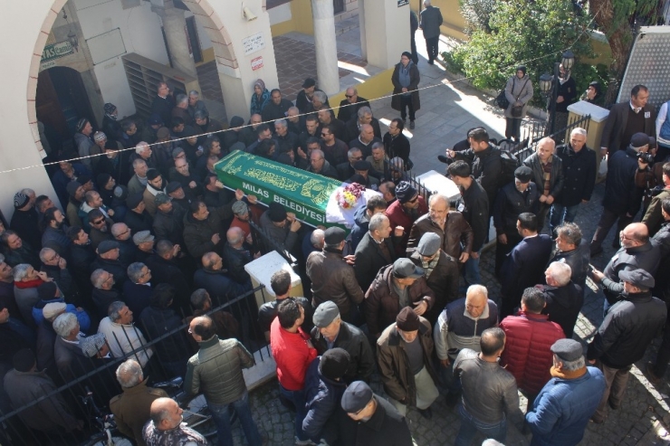 Mesai Arkadaşlarının Omuzlarında Son Yolculuğuna Uğurlandı