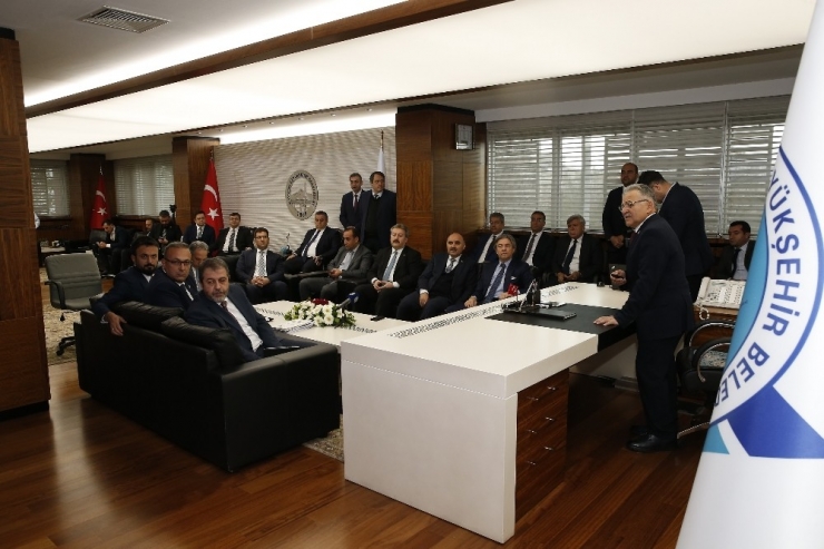 Kültür Ve Turizm Bakan Yardımcısı Demircan, Büyükşehir Belediyesi’ni Ziyaret Etti