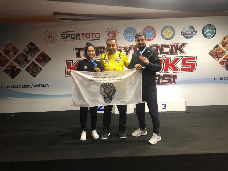 Polis Gücü Spor Kulübü Gençler Birliği Kick Boks Madalyalarla Döndü