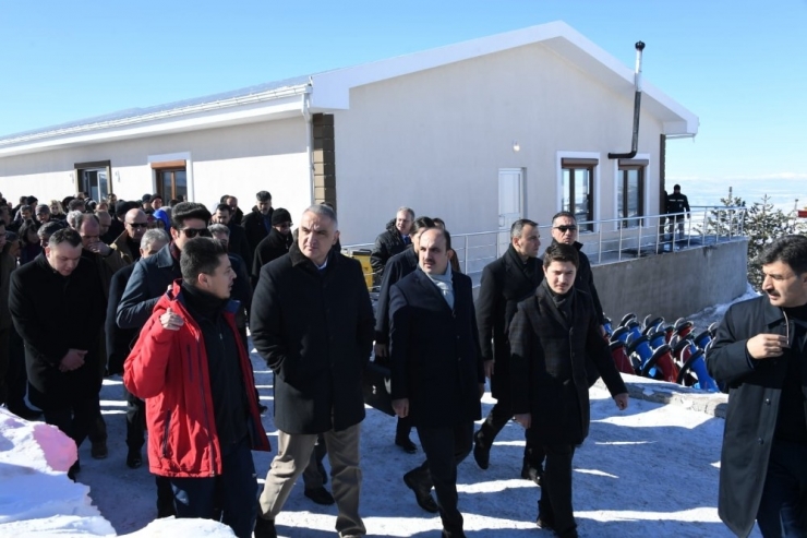 Bakan Ersoy Aladağ Kayak Merkezinde İncelemelerde Bulundu