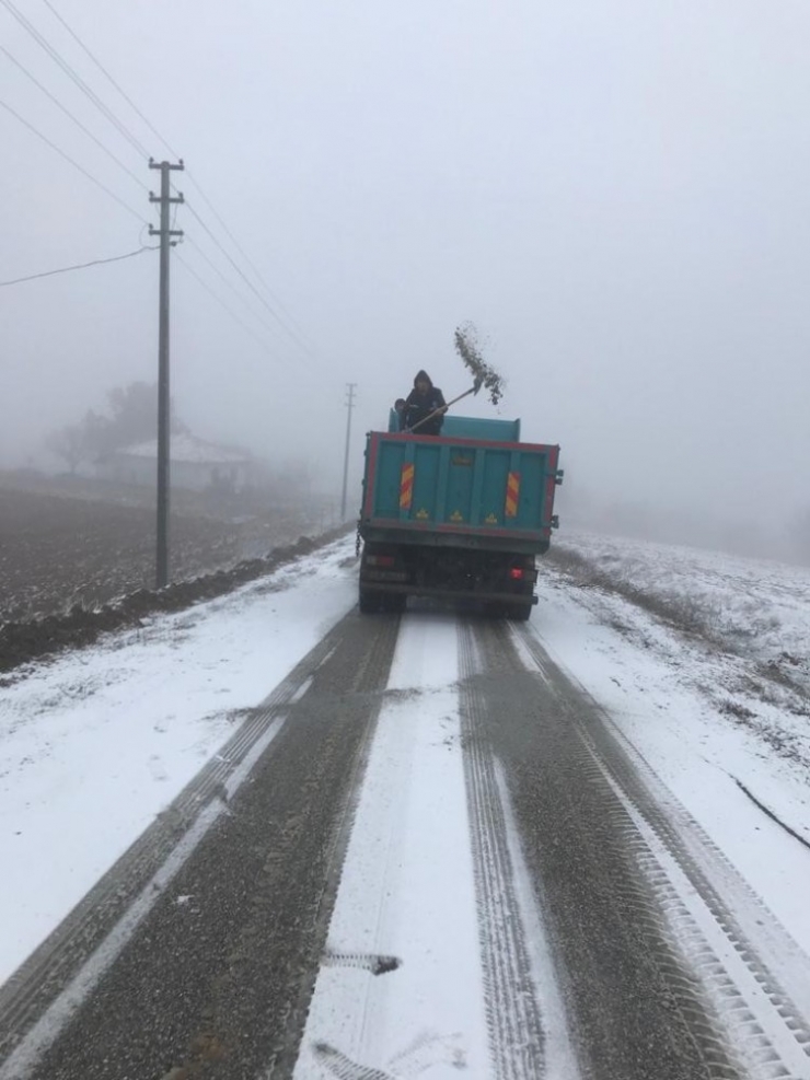 Büyükşehir Karla Mücadelede Mola Vermedi