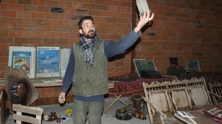 Köydeki Eski Eşya Mezadı Antika Meraklılarını Buluşturuyor