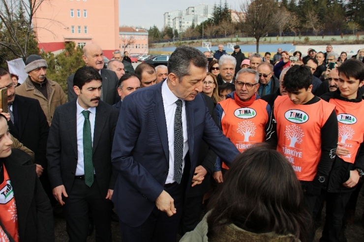 Meb Ve Tema ’Toprak Dede’ Anısına Fidan Dikti