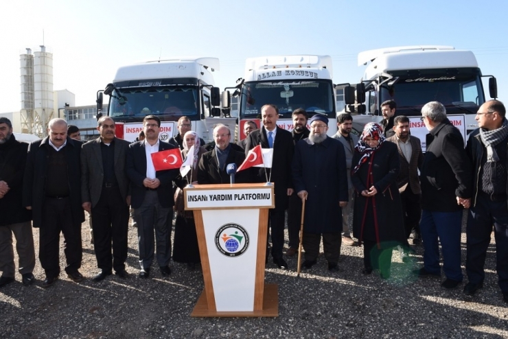 Şanlıurfa’dan İdlib’e 3 Tır İnsani Yardım