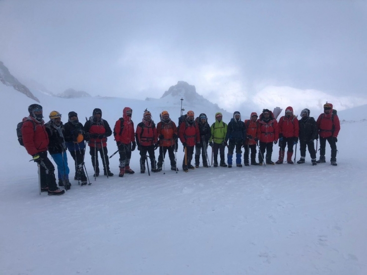 Şanlıurfalı Dağcılar Berit Dağına Tırmandı
