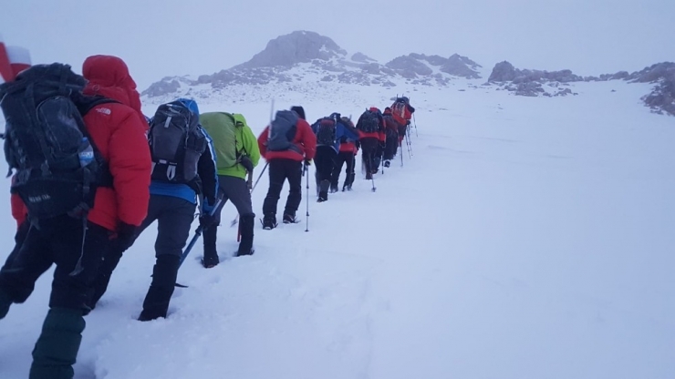 Şanlıurfalı Dağcılar Berit Dağına Tırmandı