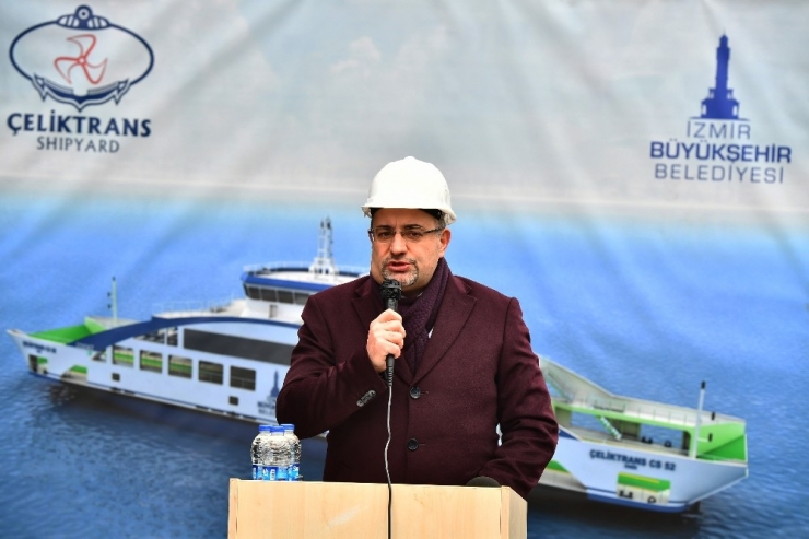 İzmir’in Yeni Arabalı Feribotu Suya İndirildi