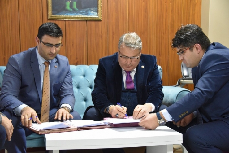 Yunusemre Belediyesinden Personelini Sevindiren Sözleşme