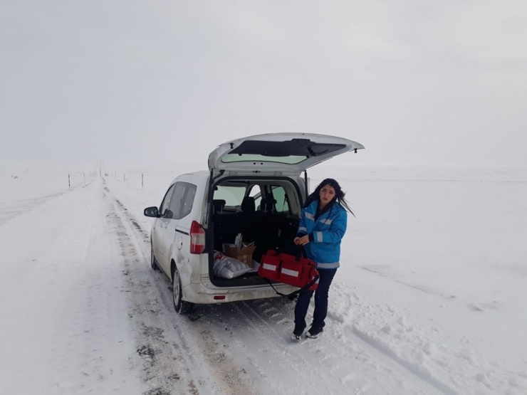 Zorlu Kış Şartları Evde Sağlık Hizmetleri Ekibini Engelleyemiyor