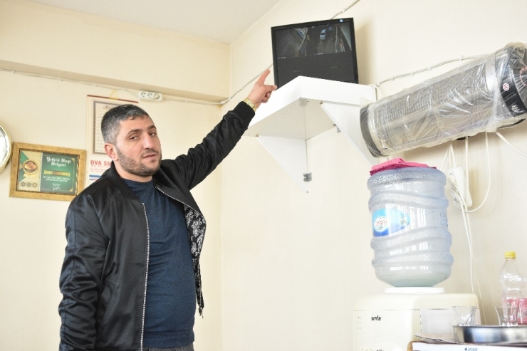 6 Ayda 3 Defa Aracını Kundakladılar