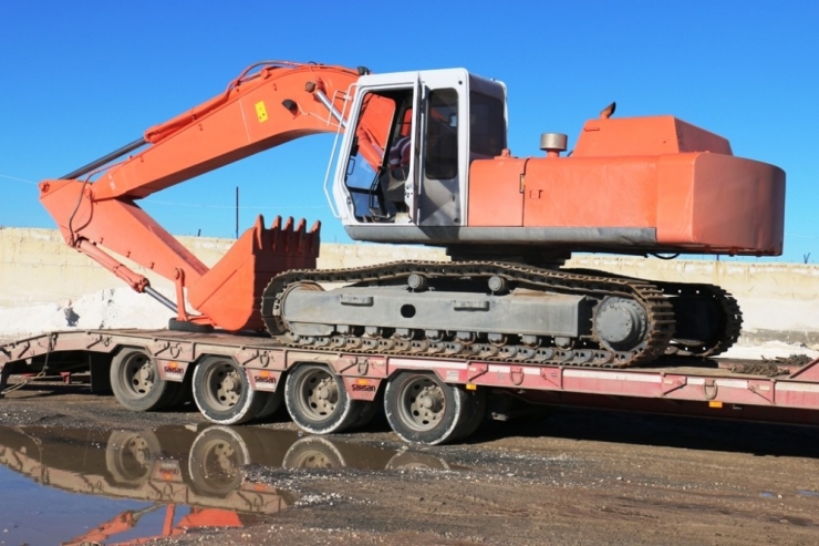 Akçakale Belediyesine Yeni İş Makinesi