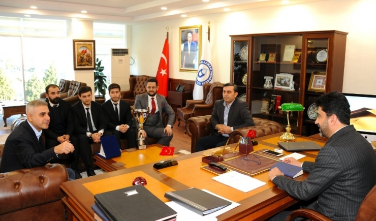 Adü’lü Öğrenciler 9. Kez Borsa Yarışması Şampiyonu Oldu