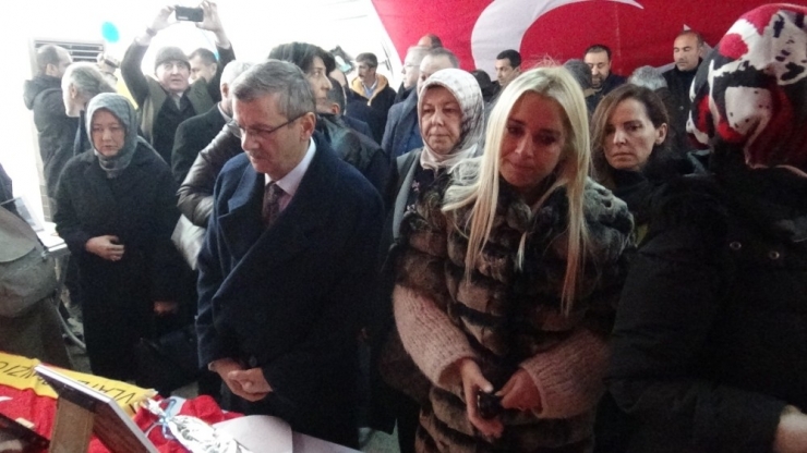 İto Üyeleri Eşleri İle Birlikte Evlat Nöbeti Tutan Aileleri Ziyaret Etti