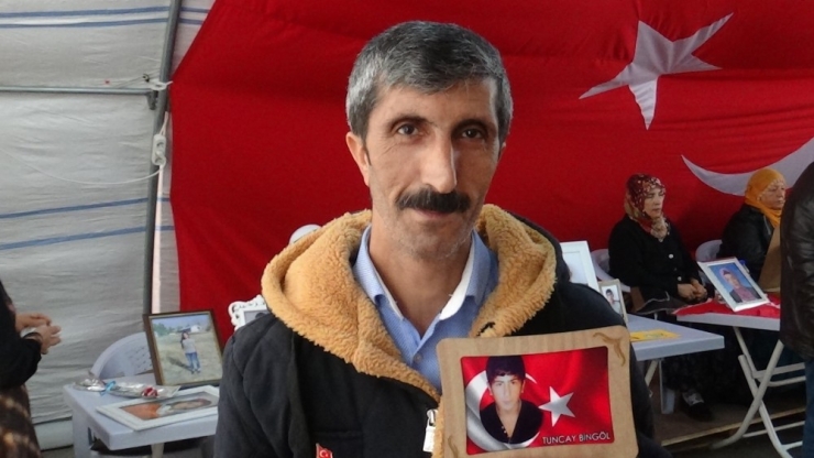 Hdp Önündeki Ailelerin Evlat Nöbeti 143’üncü Gününde