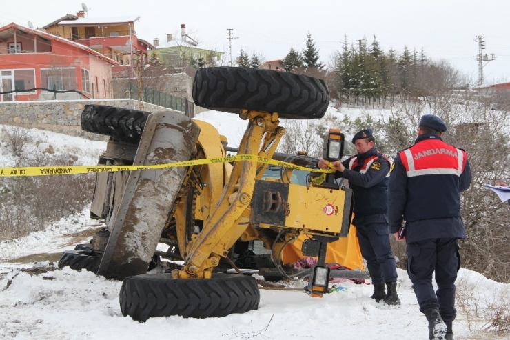 Kontrolden Çıkan Greyder Devrildi: 1 Ölü, 2 Yaralı