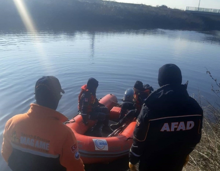 Kayıp Kişinin Cesedi Nehirde Bulundu