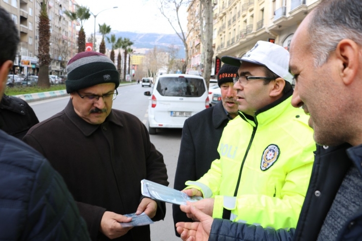 Yaya Ve Sürücülere Broşürlü Uyarı