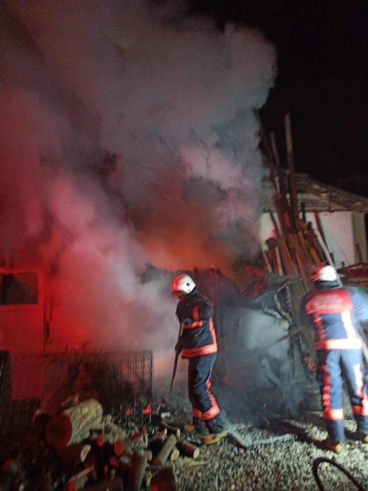 Odunluk Yangını Ucuz Atlatıldı