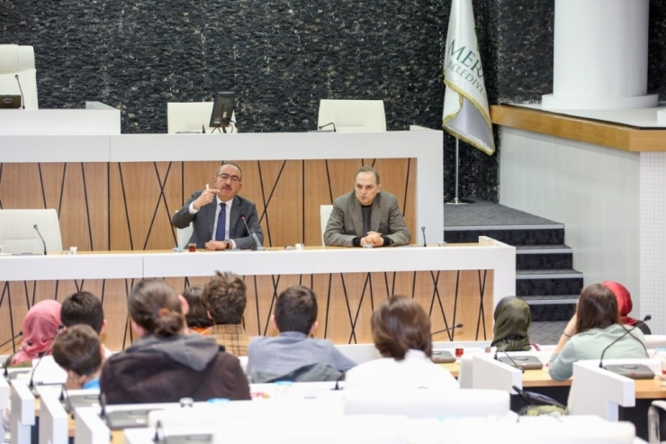 Başkan Kavuş, Geleceğin Liderlerini Ağırladı