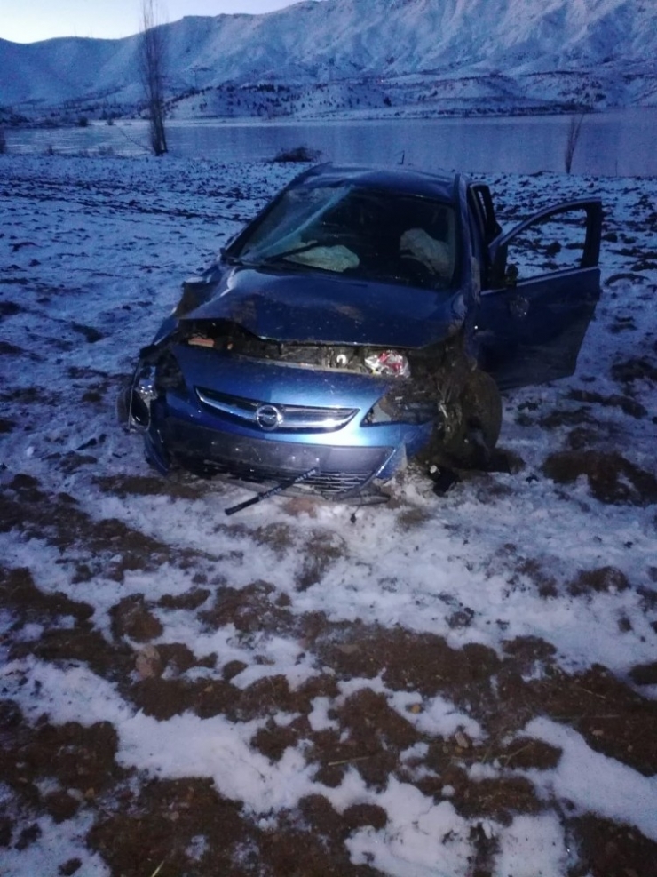 Otomobil Takla Attı: 4 Yaralı