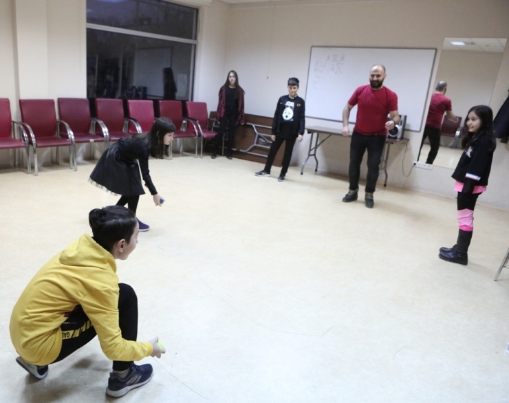 Geleceğin Tiyatrocuları Yetişiyor