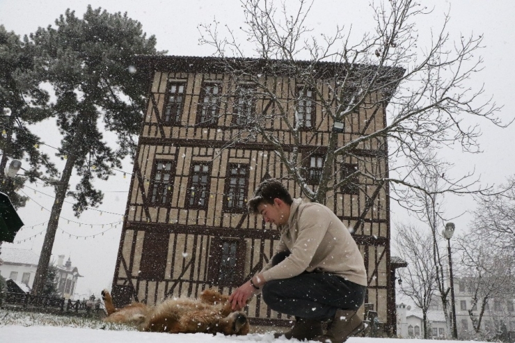 Tarihi Konaklarıyla Ünlü Safranbolu Beyaz Gelinliğini Giydi