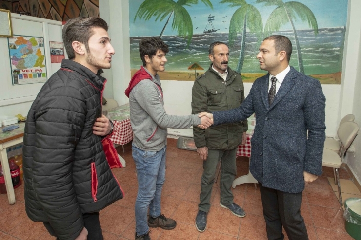 Başkan Vekili Aslan’ın Esnaf Ziyaretleri Devam Ediyor