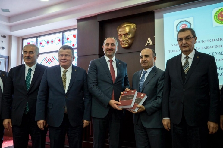 Yargıtay "İş Kanunu Ve Yargıtay Uygulaması" Kitabını Tanıttı