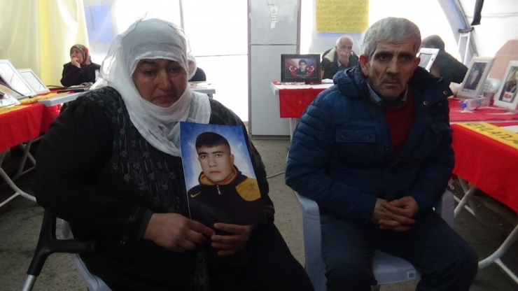 Hdp Önünde Evlat Nöbeti Tutan Ailelere Katılım Çığ Gibi Büyüyor