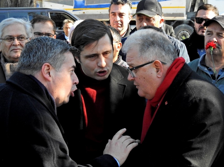 Çeşme’de Uğur Mumcu İçin Duygusal Anma