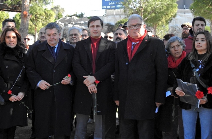 Çeşme’de Uğur Mumcu İçin Duygusal Anma