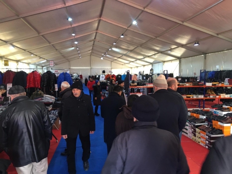 İndirim Çadırında Örnek Davranış