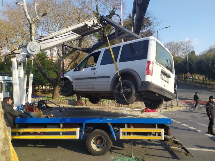 Beşiktaş’ta Kırmızı Işık İhlali Kazaya Neden Oldu