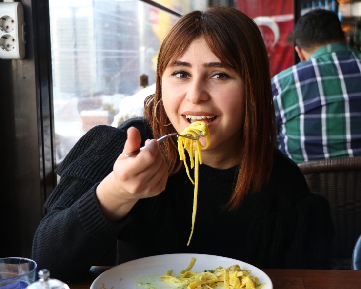 Tescilli Adana Kebabının Yanına Tescilli Makarna