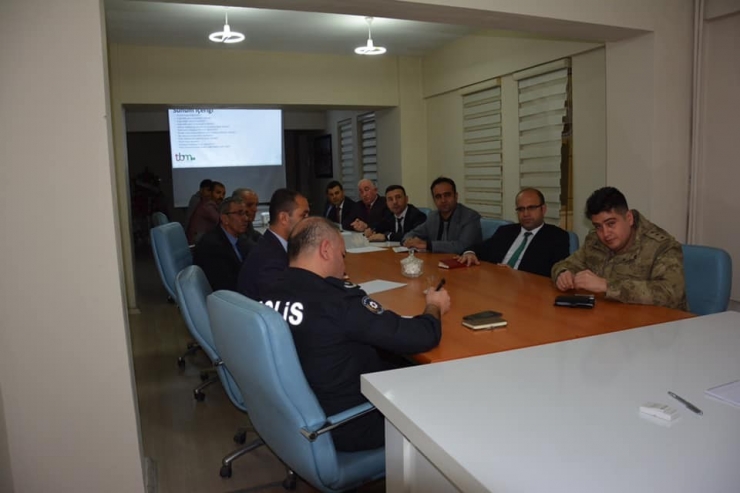 Güroymak’ta ‘Bağımlılıkla Mücadele Değerlendirme Toplantısı’ Yapıldı