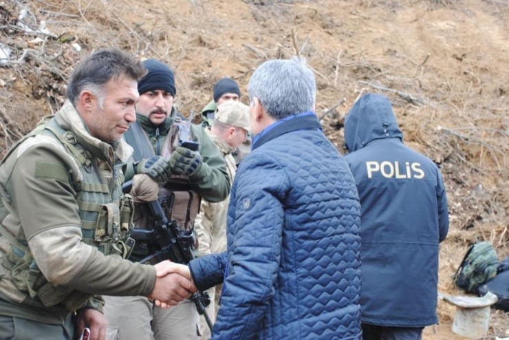 Kaymakam Özkan’dan Operasyondaki Birliklere Ziyaret