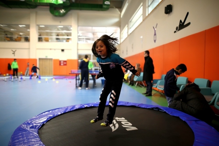 Engelli Çocukların Hayatı Bu Merkezde Değişti