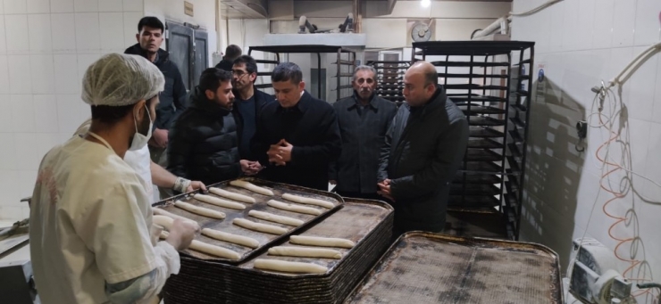 Erciş Kaymakamı Ve Belediye Başkan Vekili Mehmetbeyoğlu’ndan Akşam Denetimi