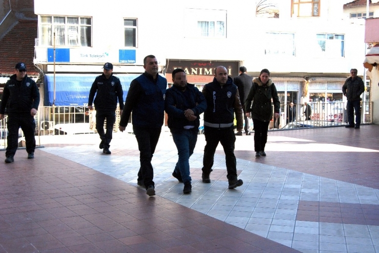 Dini Nikahlı Eşini Av Tüfeğiyle Öldüren Zanlı Adliyeye Sevk Edildi